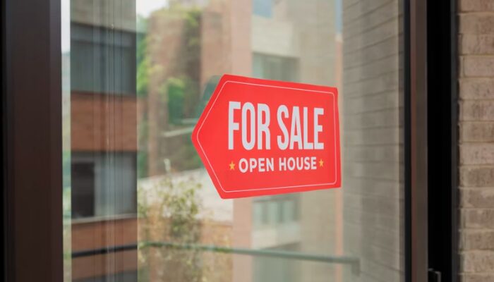 Why Do Banks Sell Real Estate at Auction?